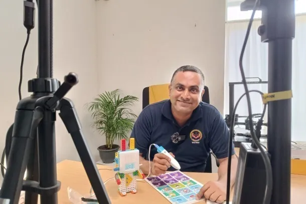 Dr. Upanith give an announcement about AIKIRO Kit